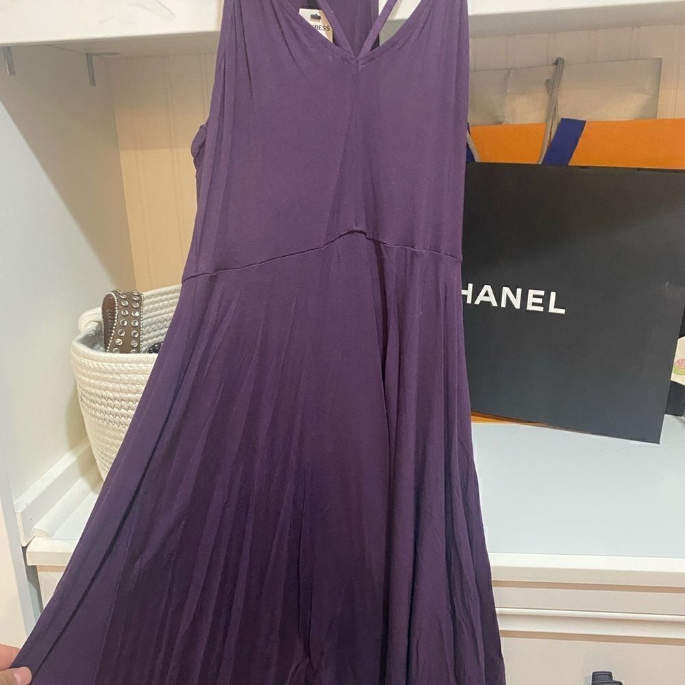 Pretty purple dress  - Picture 2 of 3